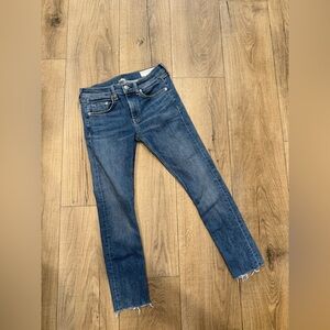 Rag & Bone Women’s size 25 skinny jeans blue distressed ends